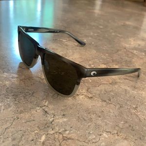 Costa Apalach in “Sand Dollar Grey”